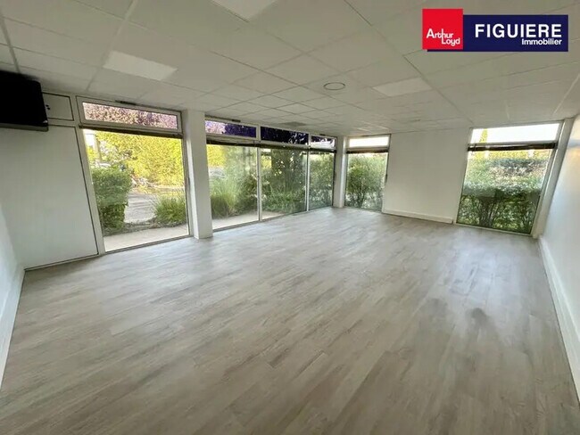 Plus de détails pour Bureau à louer