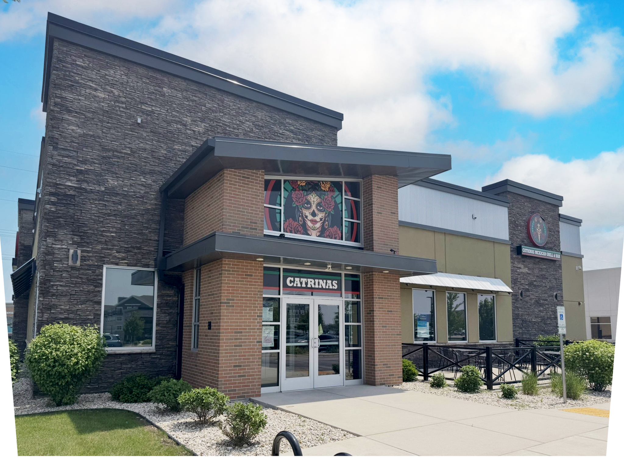 190 N Grand Ave, Sun Prairie, WI à louer Photo de l’immeuble– Image 1 sur 9