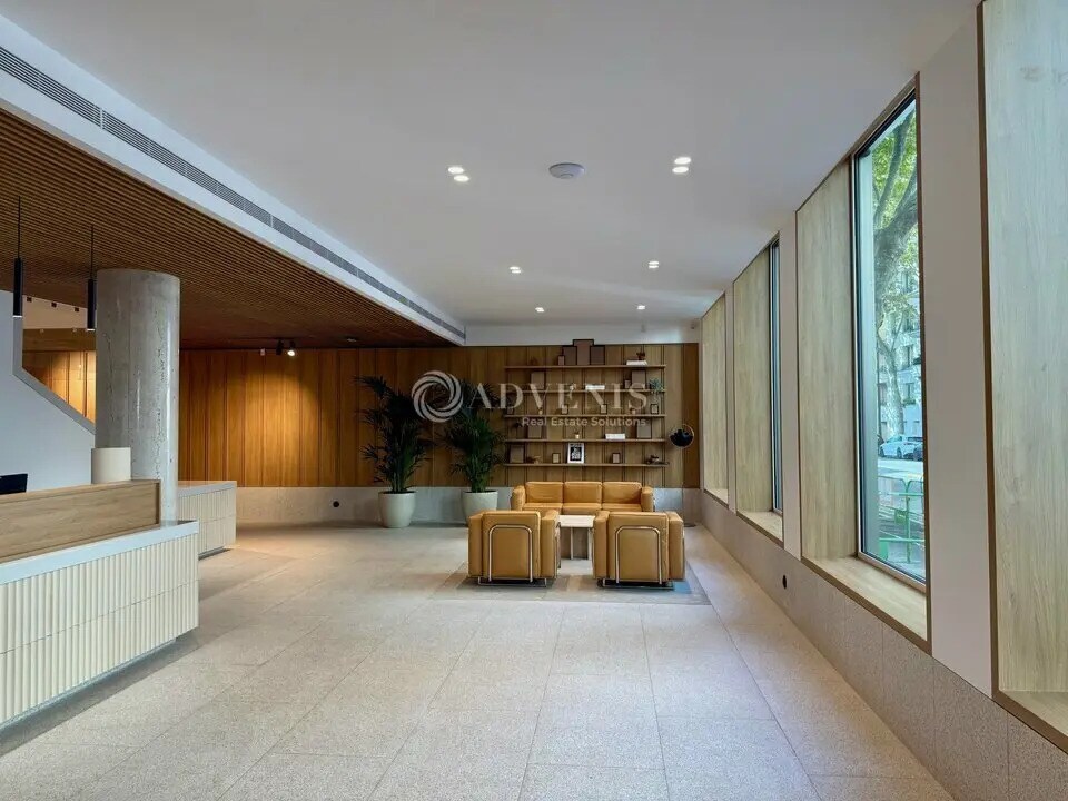 Bureau dans Issy-les-Moulineaux à louer Photo de l’immeuble– Image 1 sur 10