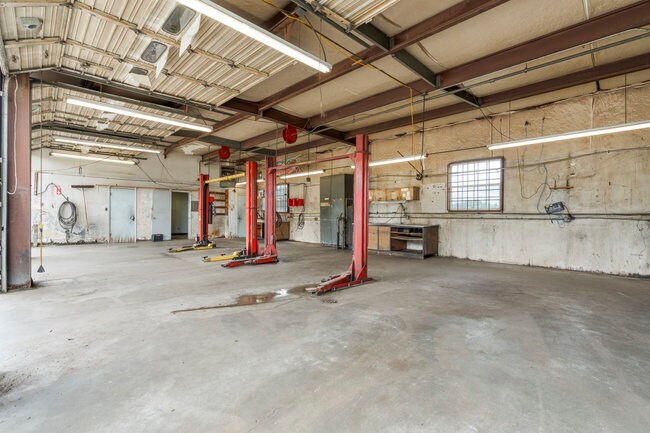 1745 W Hensley Blvd, Bartlesville, OK à vendre - Photo de l’immeuble – Image 2 sur 10