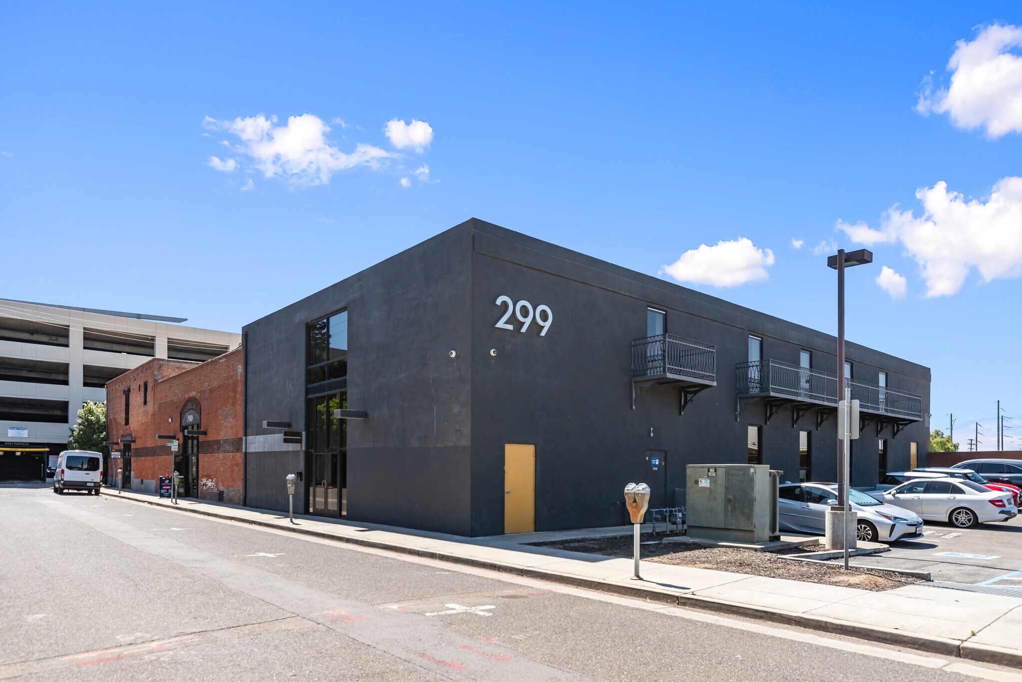 269-299 Bassett St, San Jose, CA à louer Photo principale– Image 1 sur 22