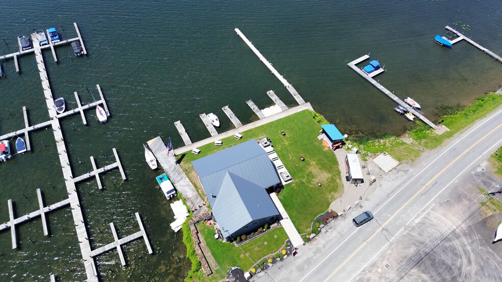 7147 Lake Bluff Rd, Wolcott, NY à vendre - Photo de l’immeuble – Image 3 sur 17