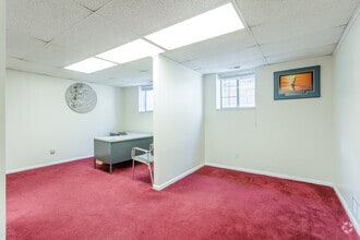 27620 Farmington Rd, Farmington, MI à louer Photo intérieure– Image 2 sur 2