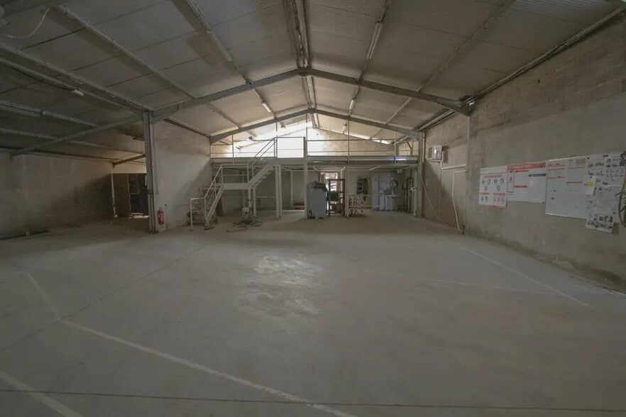 Local d’activités dans BERRE-L'ETANG à louer - Photo intérieure – Image 2 sur 5