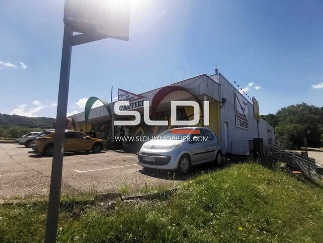 Plus de détails pour Local commercial à vendre