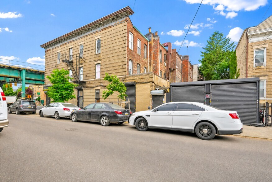 10617 Jamaica Ave, Richmond Hill, NY à vendre - Photo de l’immeuble – Image 3 sur 22