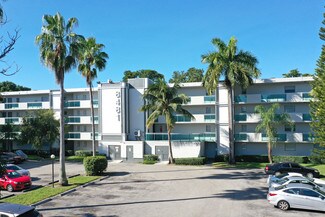 Plus de détails pour 8445 Springtree Dr, Sunrise, FL - Logement à vendre