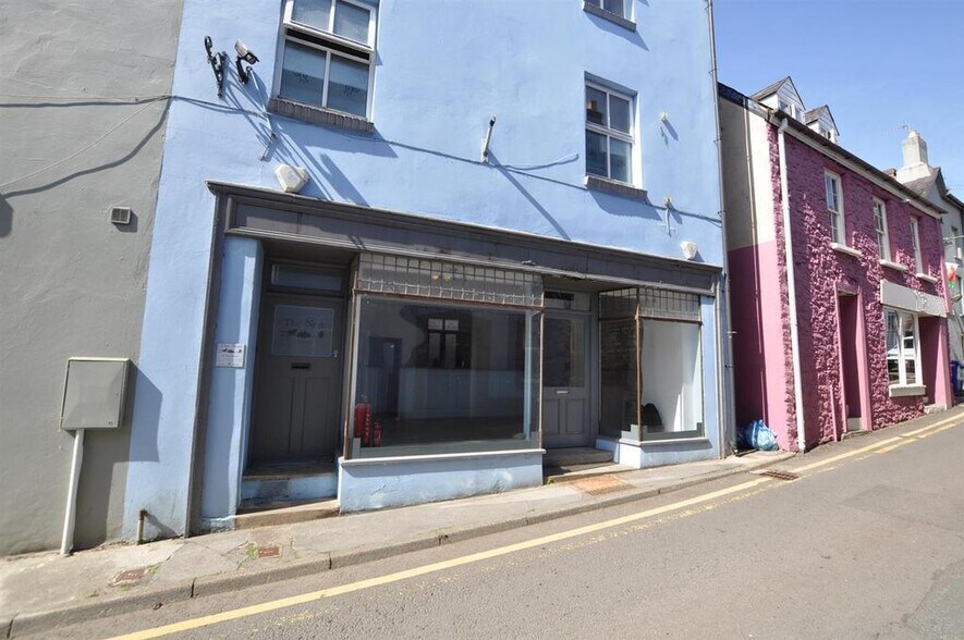 1 Carmarthen St, Llandeilo à louer - Photo de l’immeuble – Image 2 sur 23