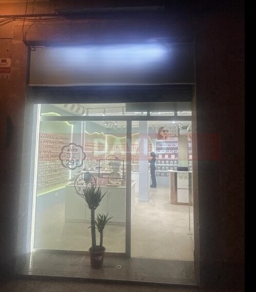 Local commercial dans Barcelone, Barcelona à louer - Photo de l’immeuble – Image 2 sur 3