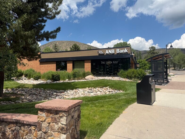 71 E Beaver Creek Pl, Avon, CO à louer - Photo de l’immeuble – Image 3 sur 4