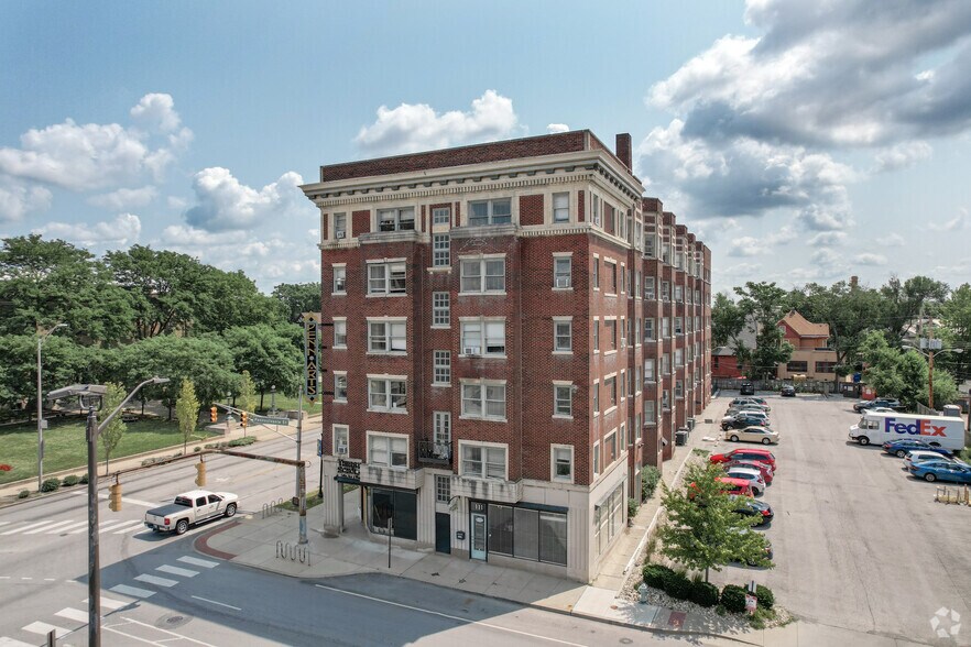 111 E 16th St, Indianapolis, IN à louer - Photo de l’immeuble – Image 1 sur 20