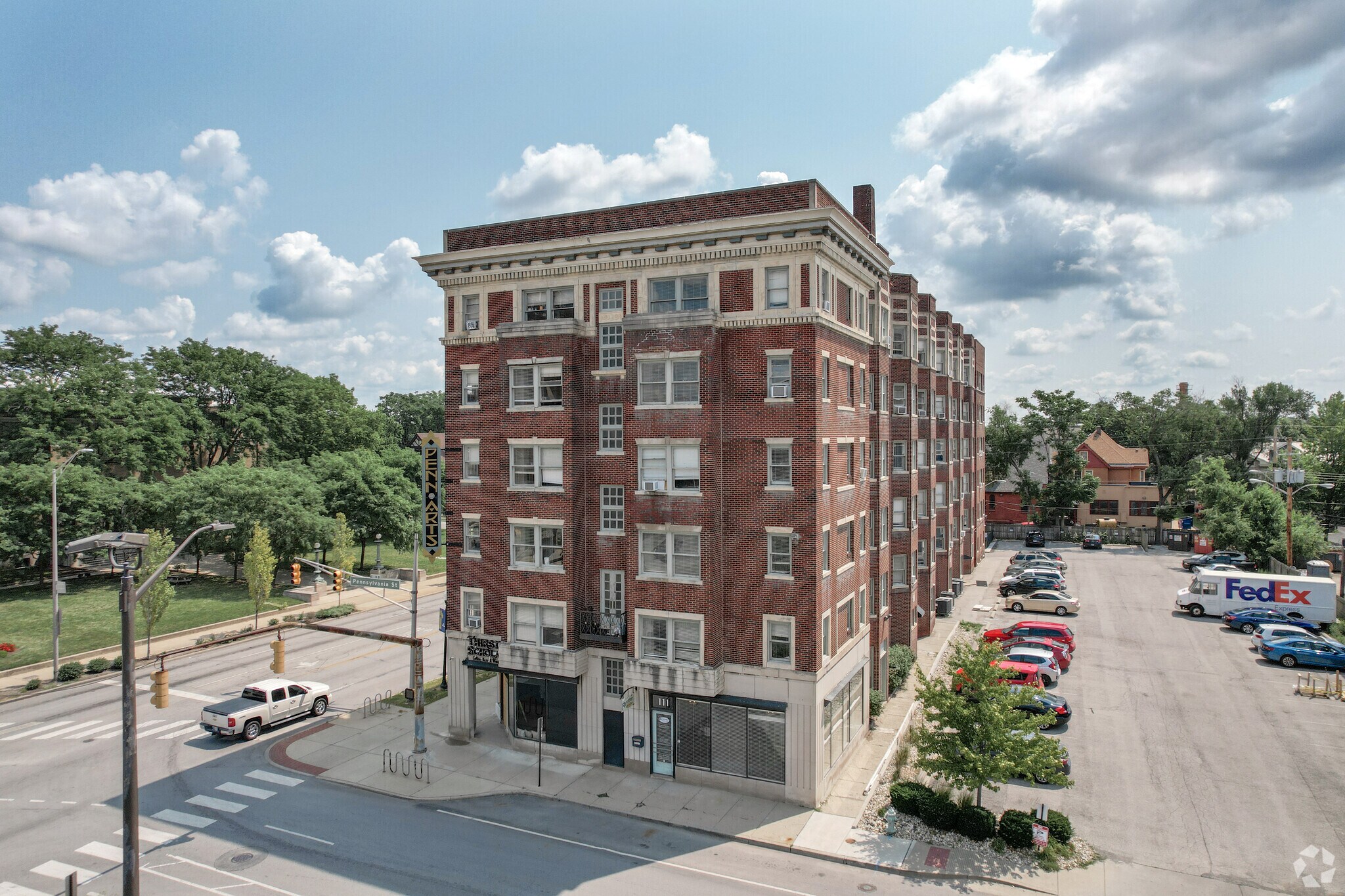 111 E 16th St, Indianapolis, IN à louer Photo de l’immeuble– Image 1 sur 21