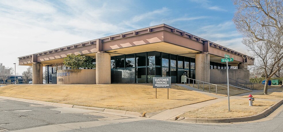 2300 E Lincoln St, Wichita, KS à louer - Photo de l’immeuble – Image 2 sur 6