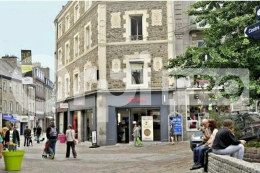 Bureau dans Saint-Brieuc à louer - Photo de l’immeuble – Image 1 sur 4