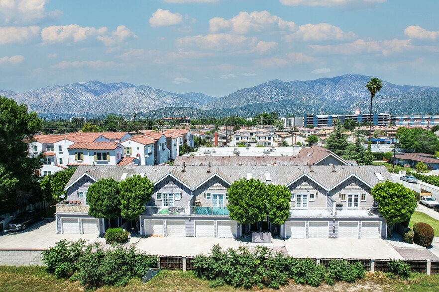 1835 S Alta Vista Ave, Monrovia, CA à vendre - Photo principale – Image 1 sur 33