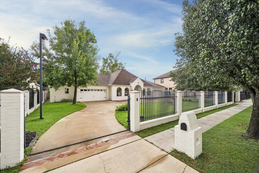 530 W 27th St, Houston, TX à louer - Photo de l’immeuble – Image 2 sur 24
