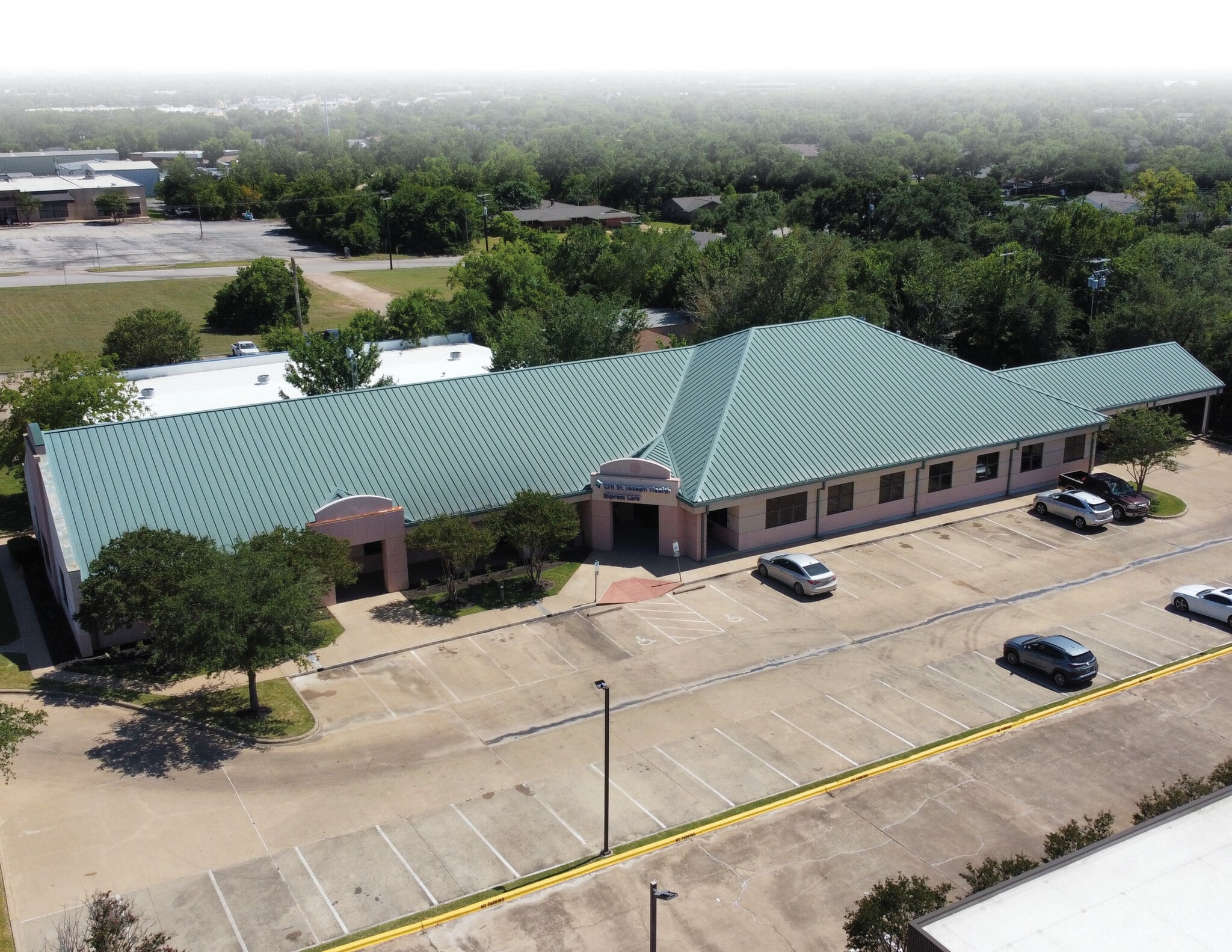 2010 E Villa Maria Dr, Bryan, TX à louer Photo principale– Image 1 sur 26