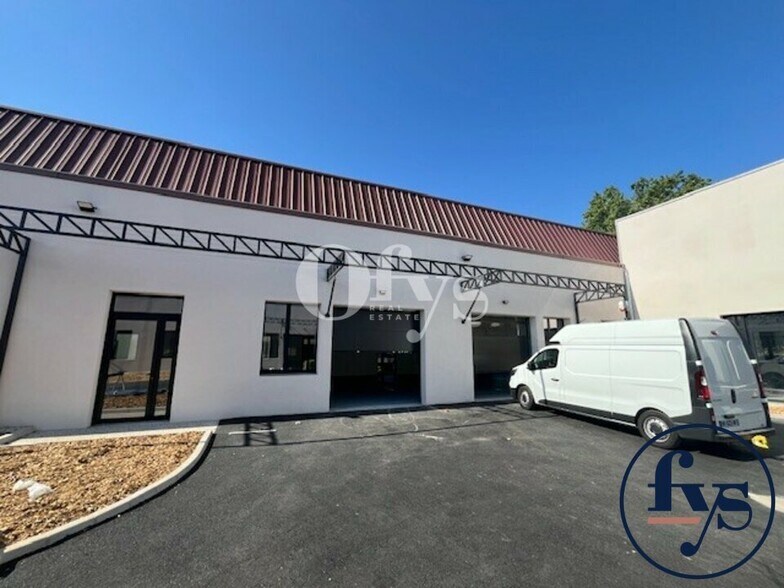 33 Avenue Du Docteur Georges Lévy, Vénissieux à louer - Photo de l’immeuble – Image 2 sur 7