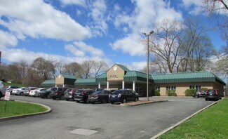 Plus de détails pour 31 Cerone Plz, Newburgh, NY - Santé à vendre