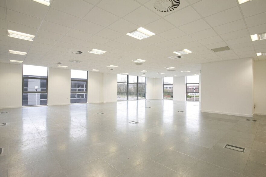 Cranmore Dr, Solihull à vendre - Photo de l’immeuble – Image 2 sur 3