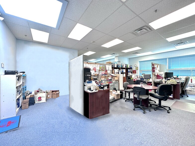 8600 Cambie Rd, Richmond, BC à vendre - Photo intérieure – Image 2 sur 3