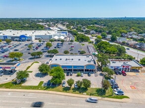 1714 Precinct Line Rd, Hurst, TX à louer Photo intérieure– Image 2 sur 20