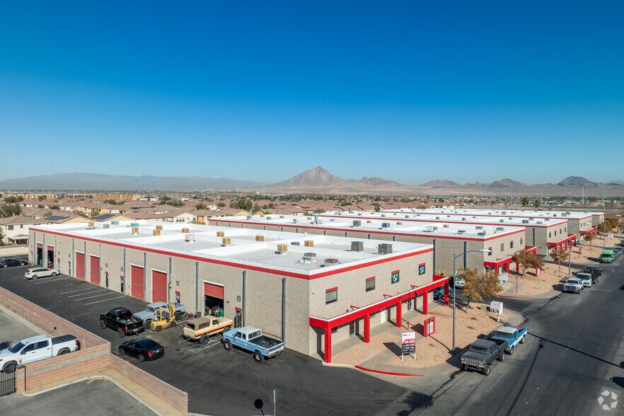257 Elliott Rd, Henderson, NV à vendre - Photo de l’immeuble – Image 2 sur 11