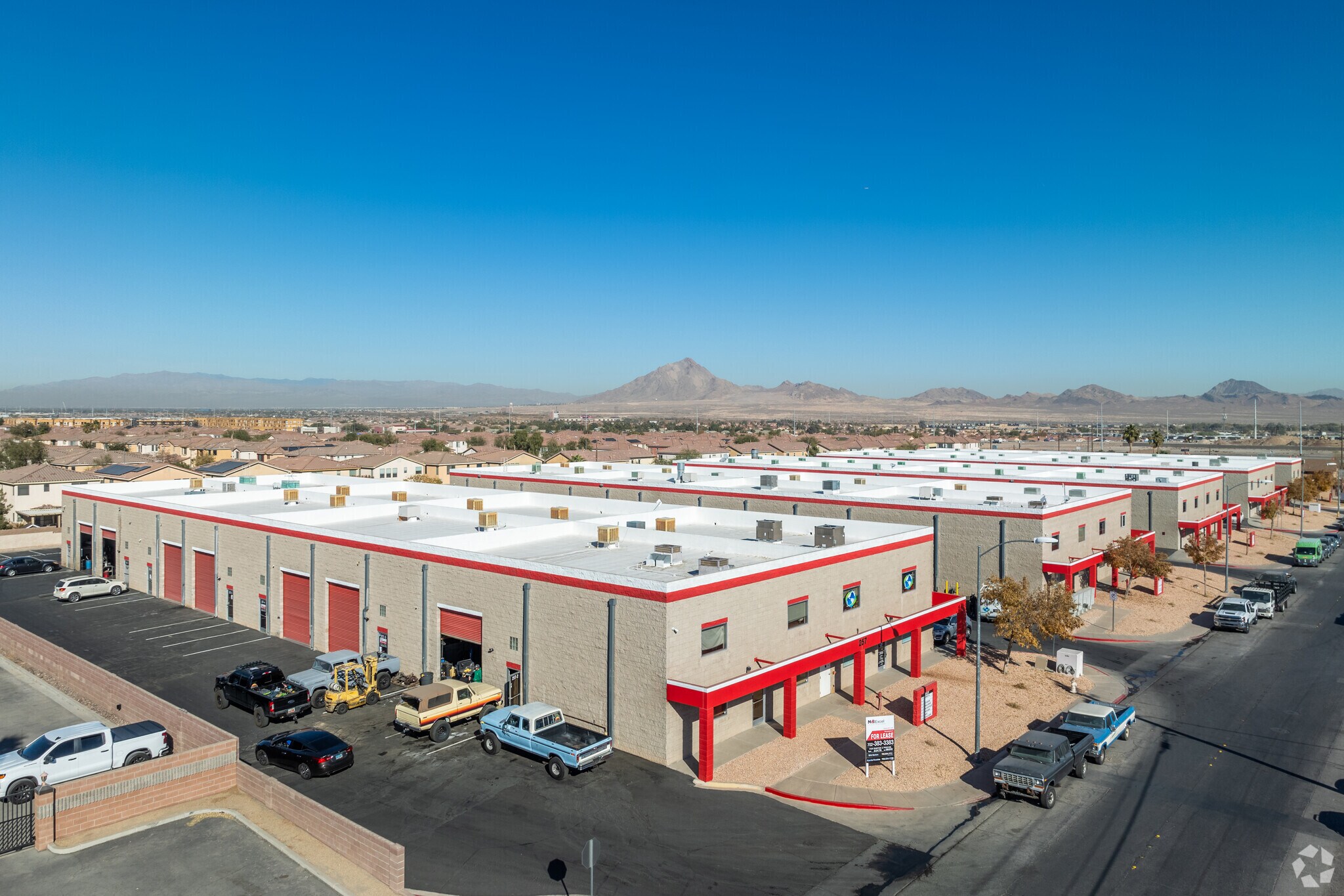 255 Elliott Rd, Henderson, NV à vendre Photo principale– Image 1 sur 2