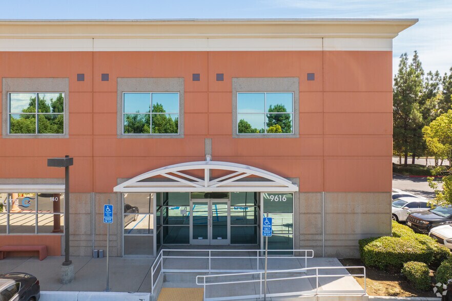 9616 Archibald Ave, Rancho Cucamonga, CA à vendre - Photo de l’immeuble – Image 2 sur 4