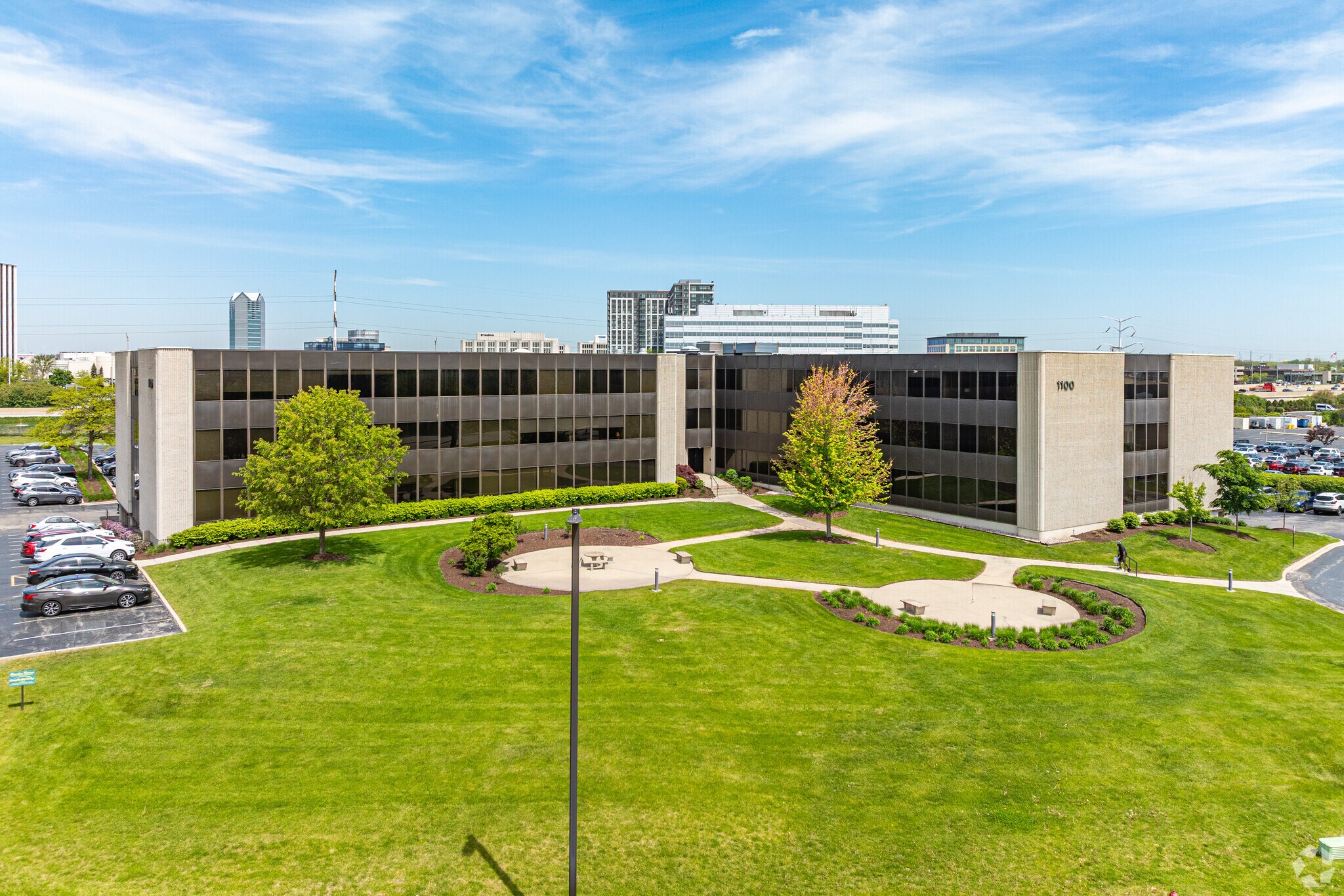 1100 Jorie Blvd, Oak Brook, IL à louer Photo de l’immeuble– Image 1 sur 13