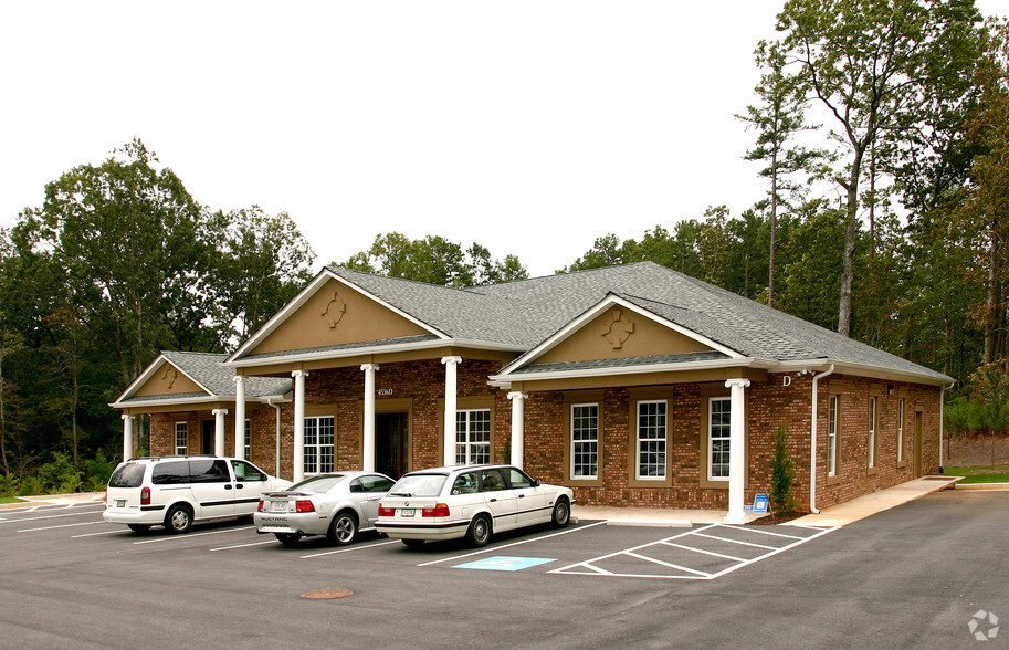 4536 Nelson Brogdon Blvd, Sugar Hill, GA à vendre - Photo de l’immeuble – Image 2 sur 5