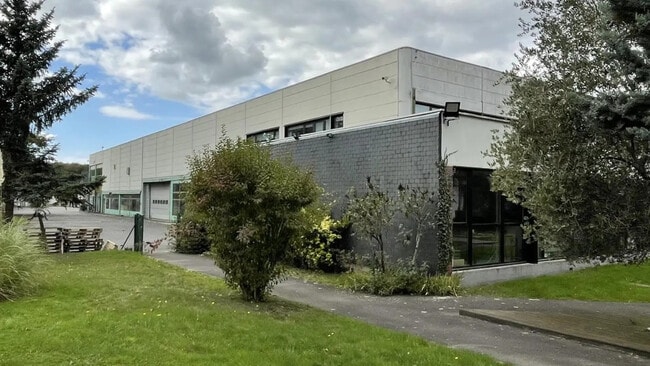 Plus de détails pour Bureau, Local d'activités à louer