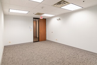 1020 Milwaukee Ave, Deerfield, IL à louer Photo de l’immeuble– Image 2 sur 4