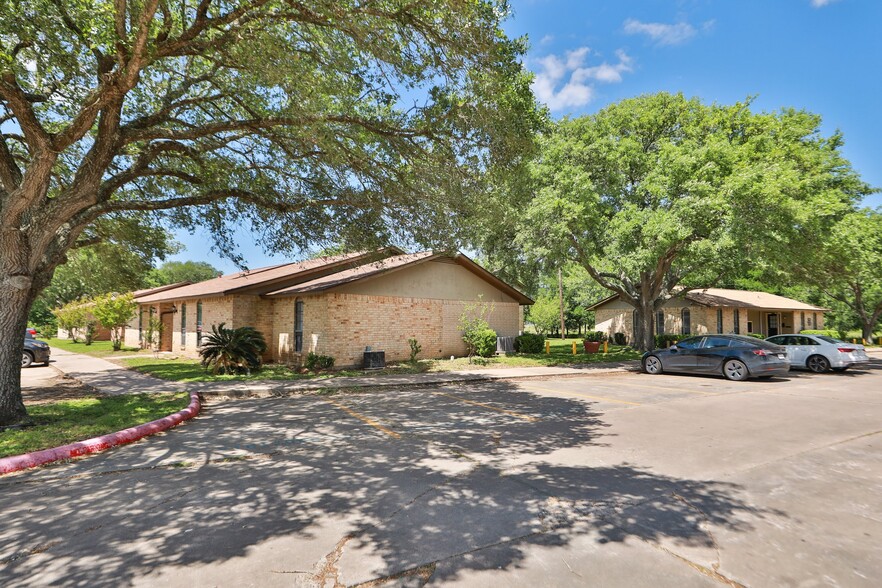 2910 Old Lane City Rd, Wharton, TX à vendre - Photo de l’immeuble – Image 1 sur 67