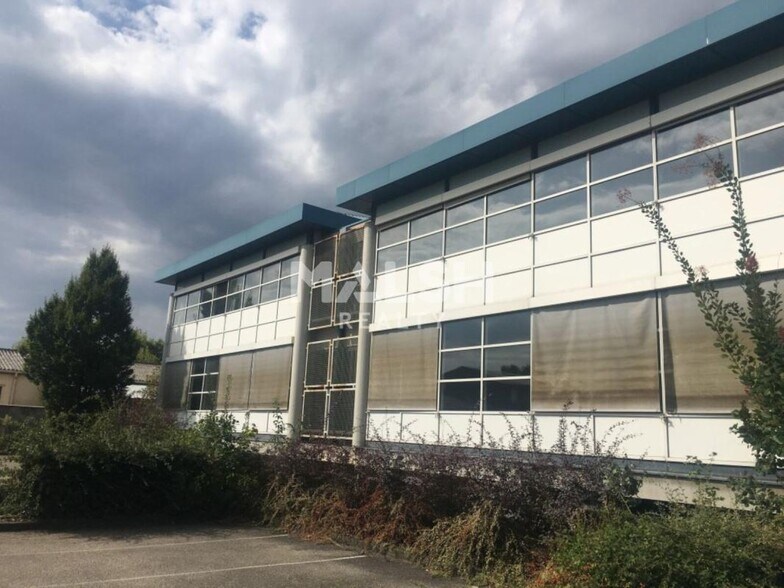 Local d'activités dans Chasse-sur-Rhône à vendre - Photo de l’immeuble – Image 2 sur 13