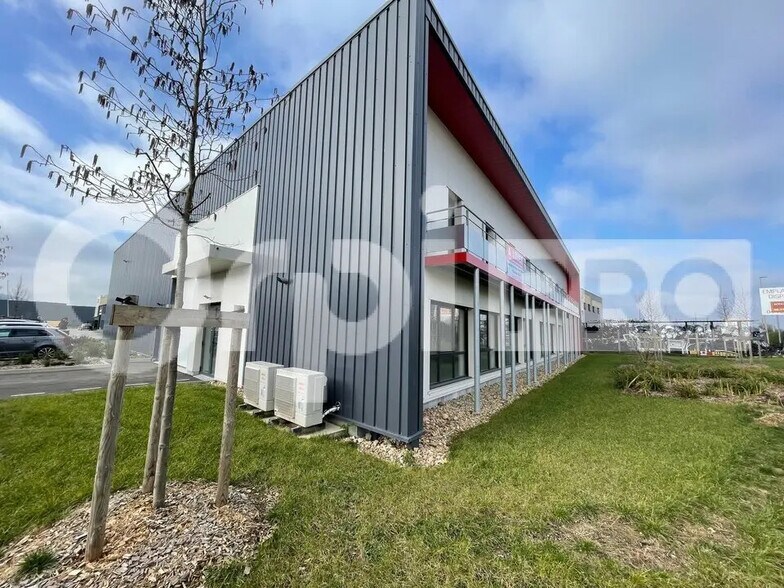 Local commercial dans Genay à louer - Photo de l’immeuble – Image 2 sur 14