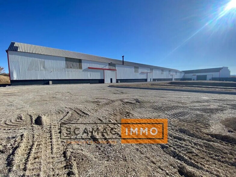 Local d’activités dans Manosque à louer - Photo de l’immeuble – Image 2 sur 4