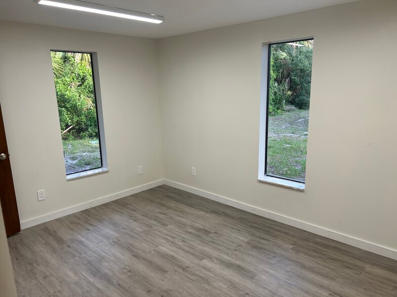 695 Old Englewood Rd, Englewood, FL à louer - Photo intérieure – Image 3 sur 13