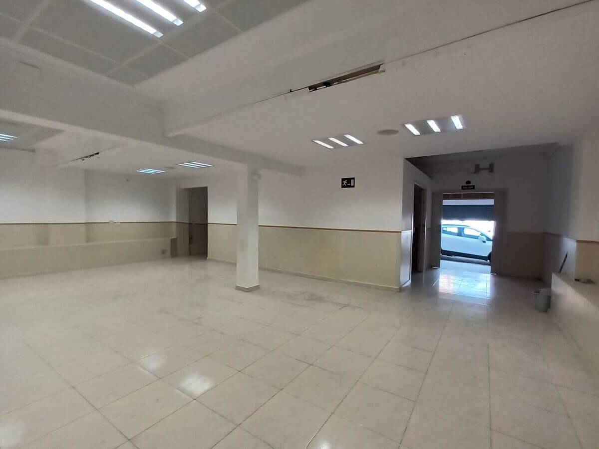 Sabadell, BAR 08208 - Lot 1 y 2 - - Photo intérieure - Image 2 of 7