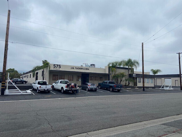 575-577 E Edna Pl, Covina, CA à louer - Photo de l’immeuble – Image 2 sur 4