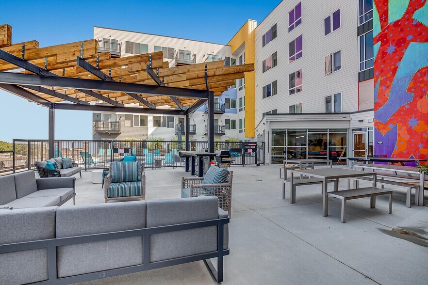2065 S Cherokee St, Denver, CO à louer - Photo de l’immeuble – Image 3 sur 35