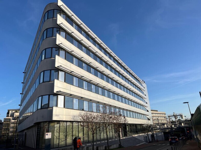 1 Rue Raoul Dautry, Ermont à louer - Photo de l’immeuble – Image 1 sur 19