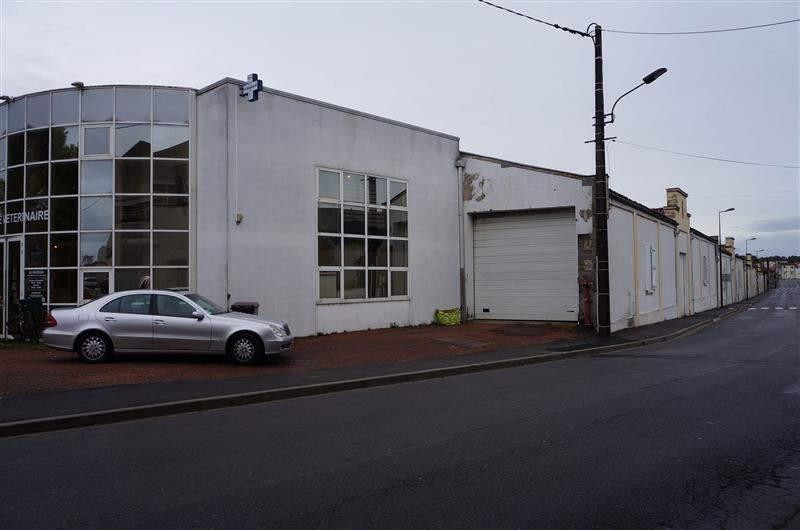 Industriel/Logistique dans Boutiers-Saint-Trojan à louer - Photo de l’immeuble – Image 2 sur 3