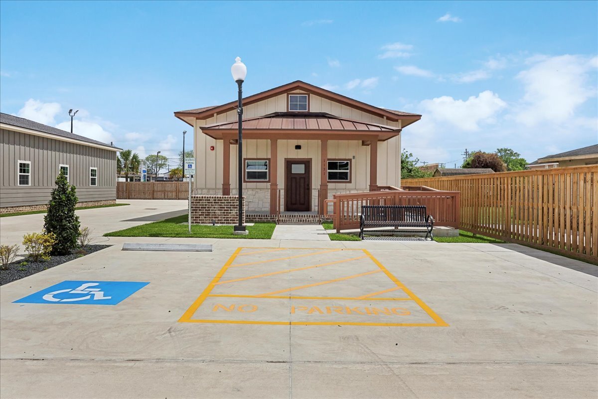 1131 Atlanta Ave, Nederland, TX à vendre Photo principale– Image 1 sur 6
