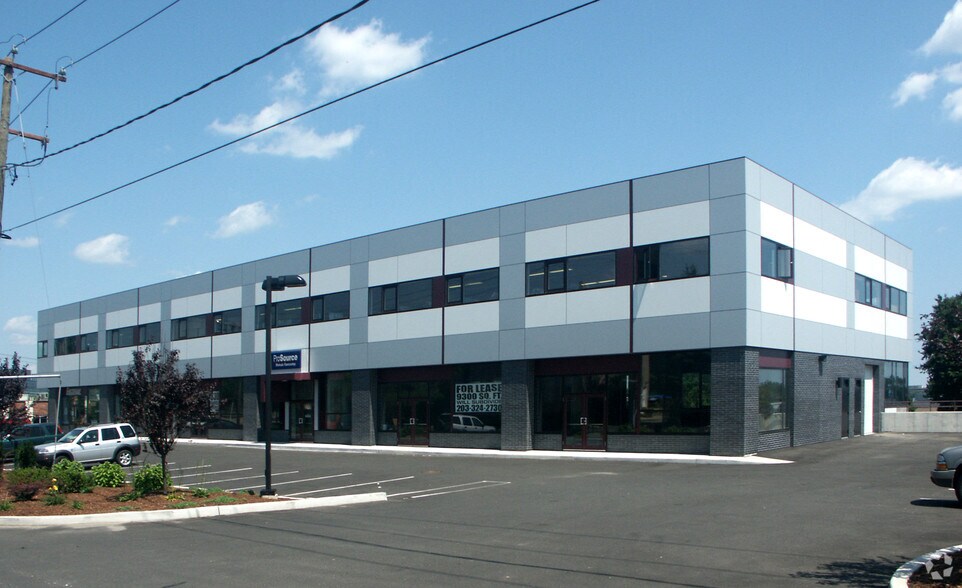 330 Fairfield Ave, Stamford, CT à louer - Photo de l’immeuble – Image 2 sur 4