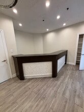 1681 E Flamingo Rd, Las Vegas, NV à louer Photo intérieure– Image 2 sur 9