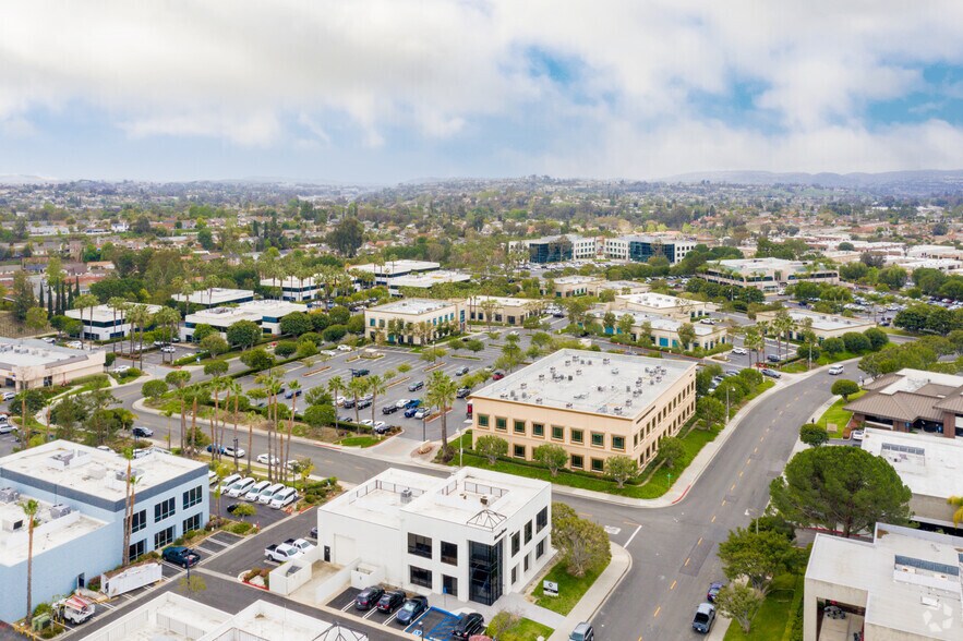 26035 Acero, Mission Viejo, CA à louer - Aérien – Image 2 sur 5