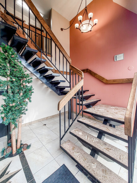 200 W Parrish Ln, Centerville, UT à louer - Photo de l’immeuble – Image 3 sur 16