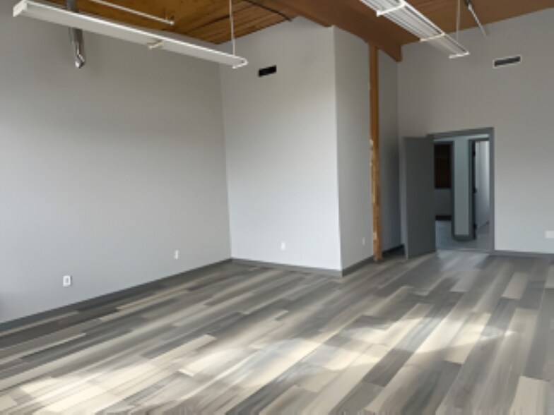 60 Pine St, Methuen, MA à louer - Photo de l’immeuble – Image 3 sur 62