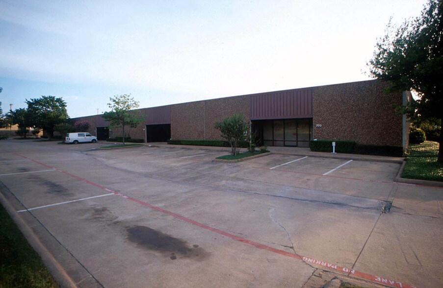 624 Haggard St, Plano, TX à louer - Photo de l’immeuble – Image 3 sur 4
